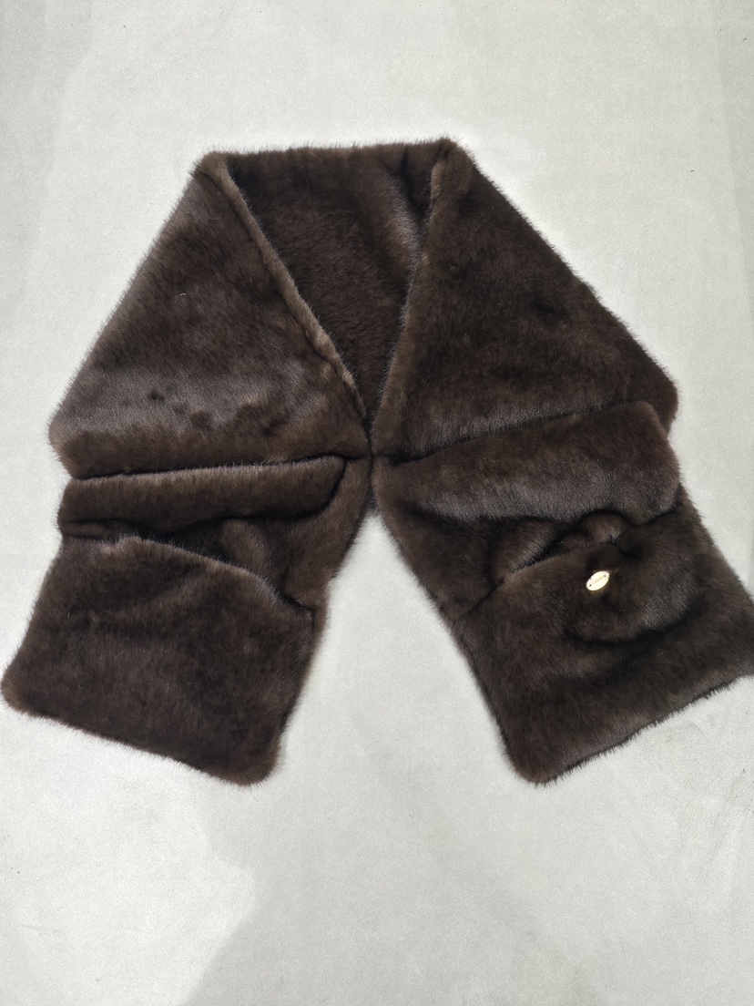 LIKEVAM韓國直郵㊣女士新款時尚人氣25秋冬圍巾披肩口袋貂皮LIKEVAM圍巾/披肩