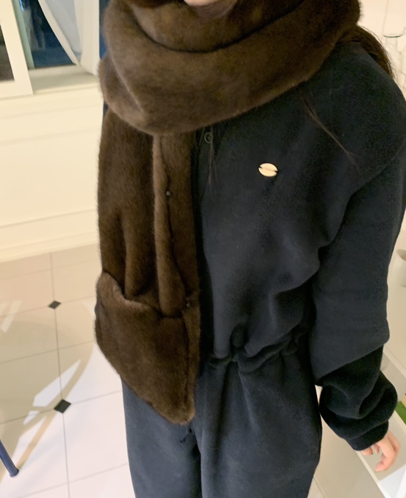 LIKEVAM韓國直郵㊣女士新款時尚人氣25秋冬圍巾披肩口袋貂皮LIKEVAM圍巾/披肩