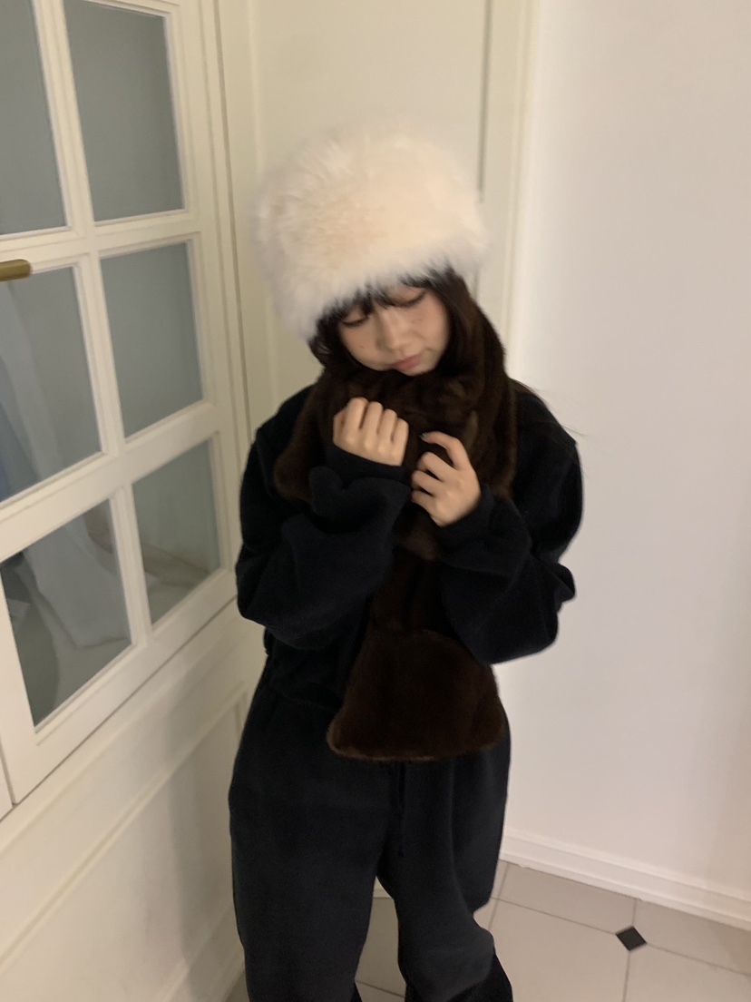 LIKEVAM韓國直郵㊣女士新款時尚人氣25秋冬圍巾披肩口袋貂皮LIKEVAM圍巾/披肩