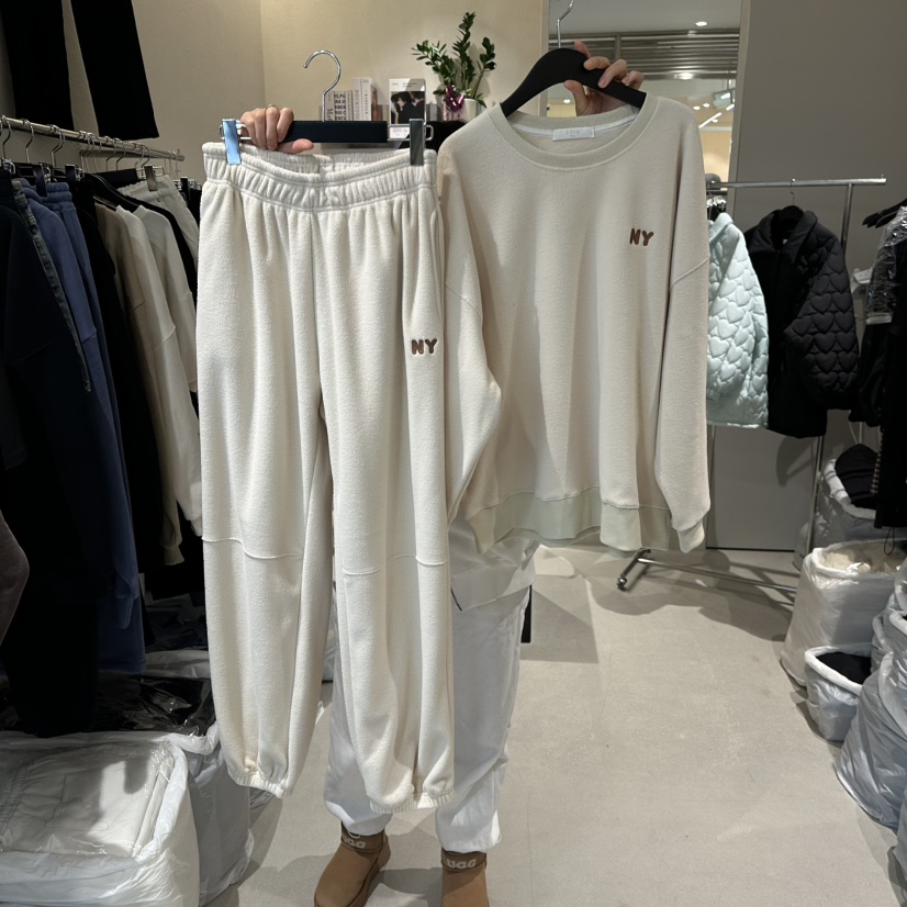 MEMO CLASSIC東大門㊣代購女士新款熱賣休閑套裝加絨羊毛套裝LIVU/MEMO CLASSIC套裝圖色1