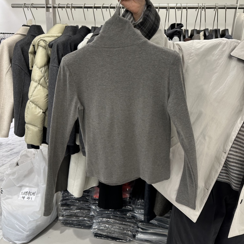 DIARRA東大門㊣實拍女裝新品熱賣真品職業時尚推薦人氣長袖T恤DIARRA長袖T恤圖色1