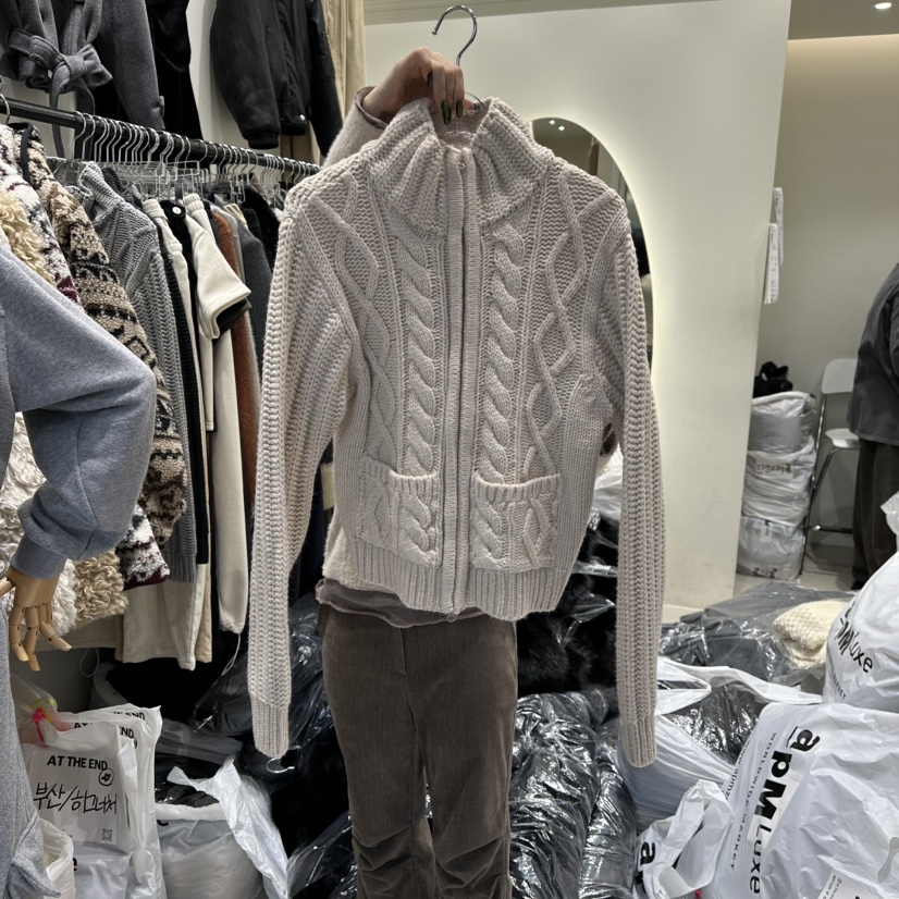 AT THE END韓國直郵㊣女裝新款職業推薦熱賣人氣25秋冬毛衣AT THE END毛衣圖色1