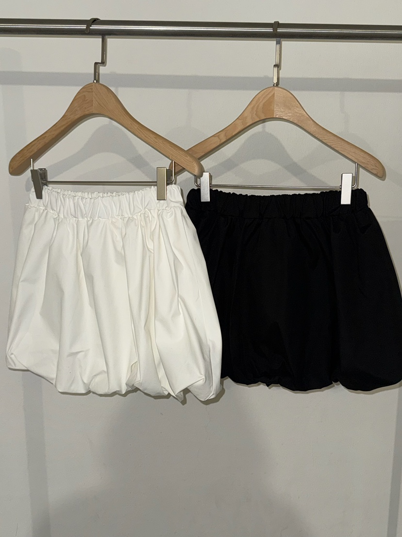 AWESOMESAUCE東大門㊣直郵女裝新品熱賣推薦時尚25秋冬短裙花朵AWESOME SAUCE短裙