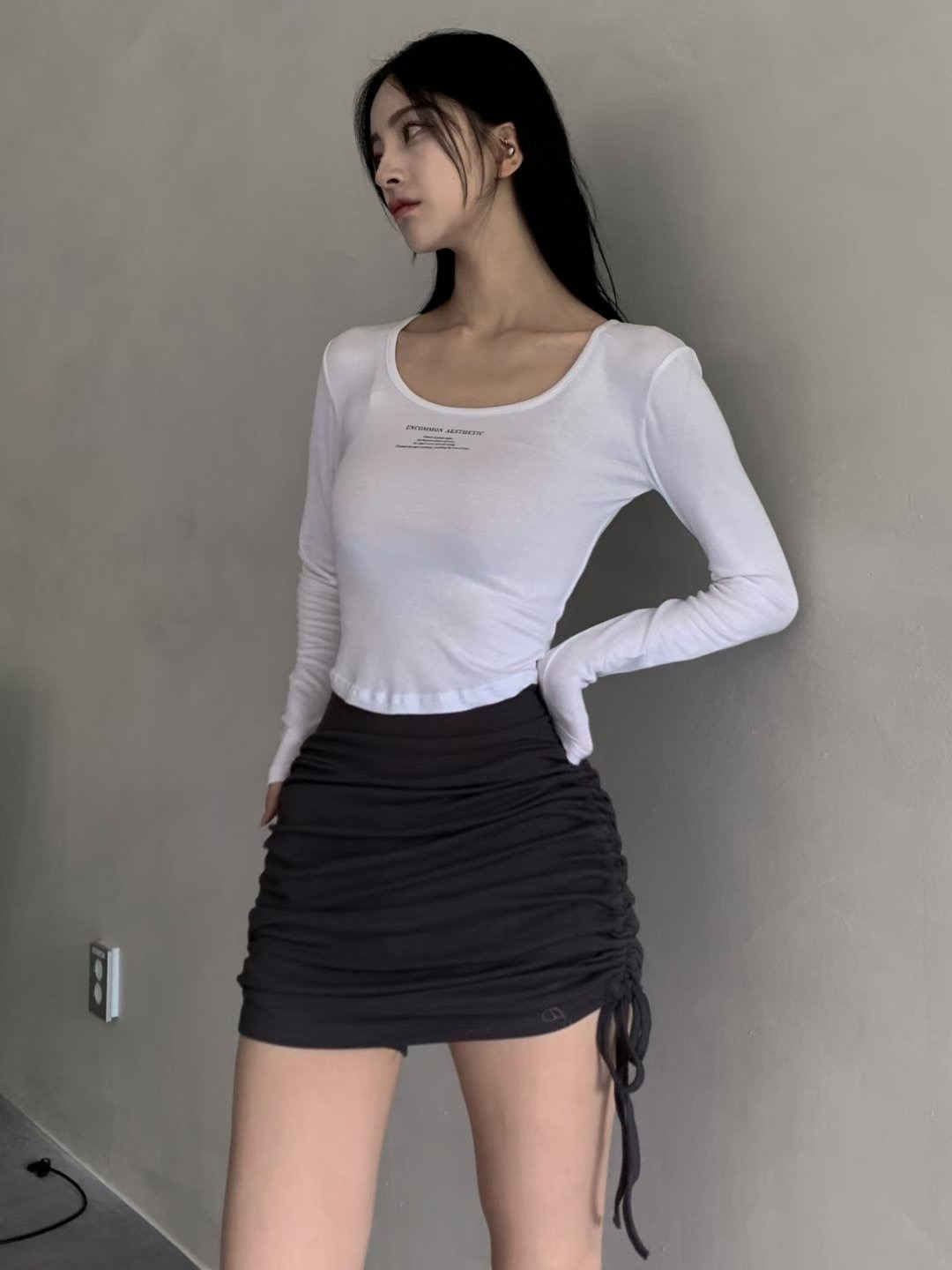 OUTT東大門㊣直郵女裝新款時尚熱賣25秋冬推薦職業人氣長袖T恤OUTT長袖T恤圖色2