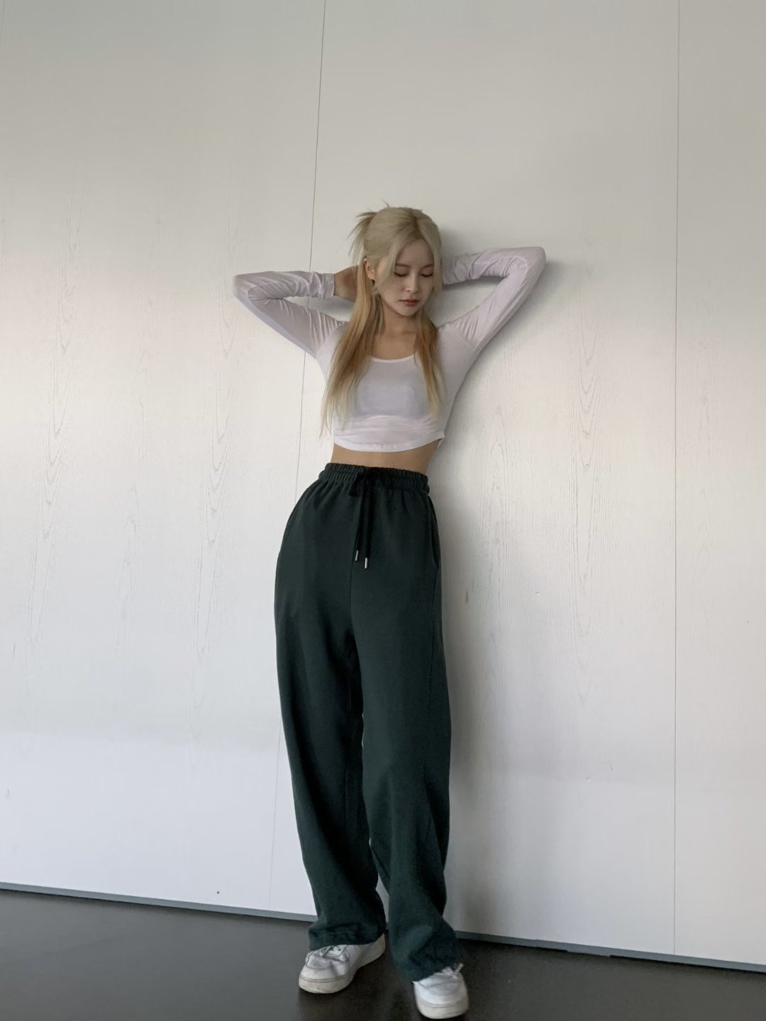 OUTT東大門㊣實拍女士新款25秋冬人氣熱賣真品時尚推薦休閑褲OUTT休閑褲圖色1