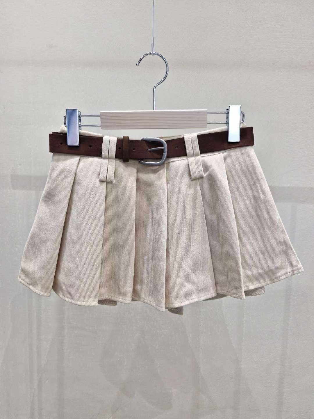 IF U-이퓨-T韓國直郵㊣女士新品真品熱賣短裙不含腰帶褶皺IF U短裙圖色1