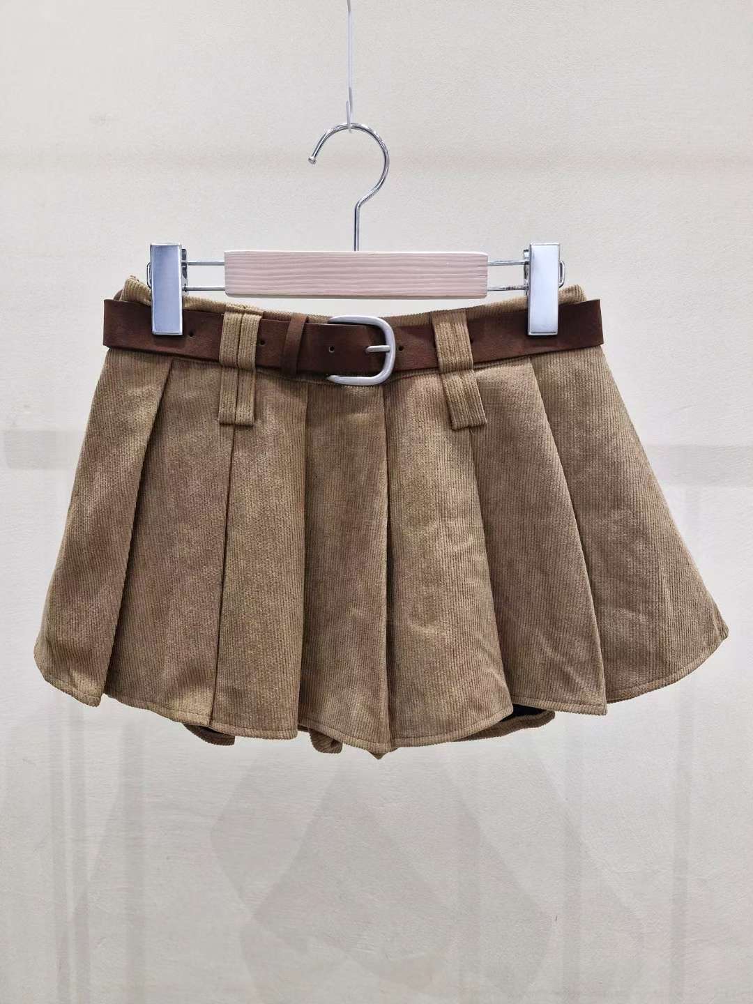 IF U-이퓨-T韓國直郵㊣女士新品真品熱賣短裙不含腰帶褶皺IF U短裙圖色2