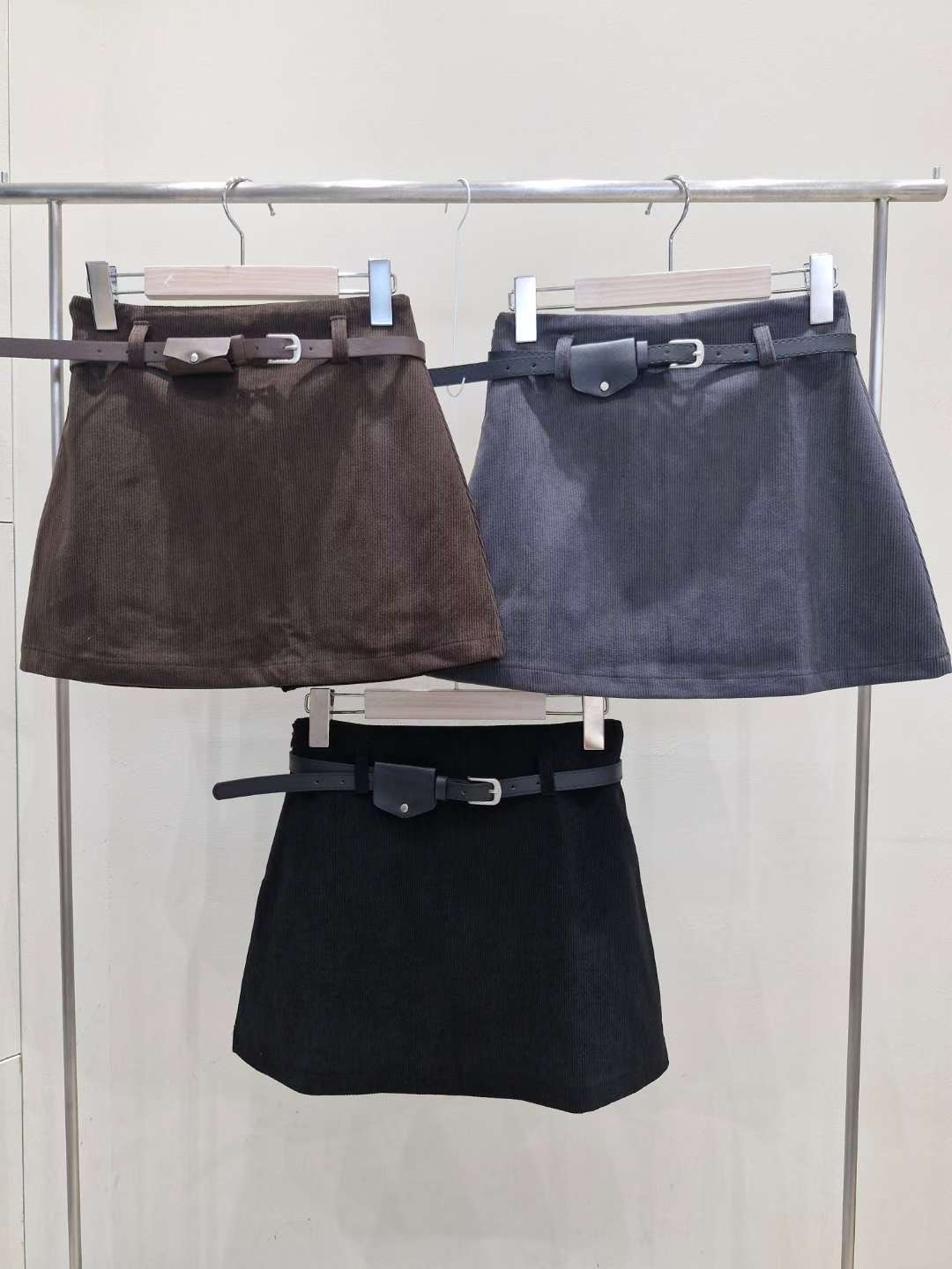 IF U-이퓨-T東大門㊣代購女裝新款人氣25秋冬短裙不含腰帶IF U短裙