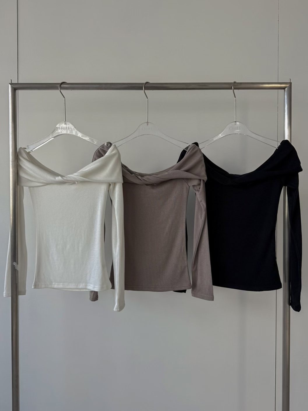 OUTT東大門㊣實拍女裝新款25秋冬真品熱賣推薦人氣休閑長袖T恤OUTT長袖T恤