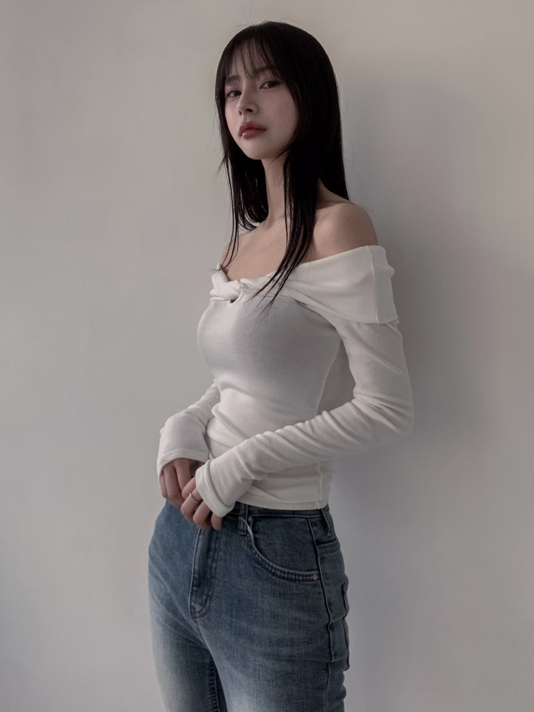 OUTT東大門㊣實拍女裝新款25秋冬真品熱賣推薦人氣休閑長袖T恤OUTT長袖T恤圖色2