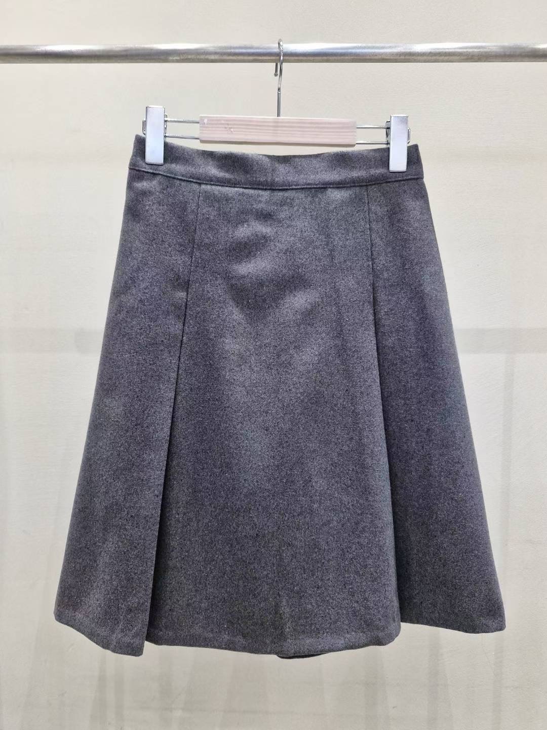 IF U-이퓨-T韓國代購㊣女士新品推薦人氣職業半身裙中短裙IF U半身裙/中短裙圖色1