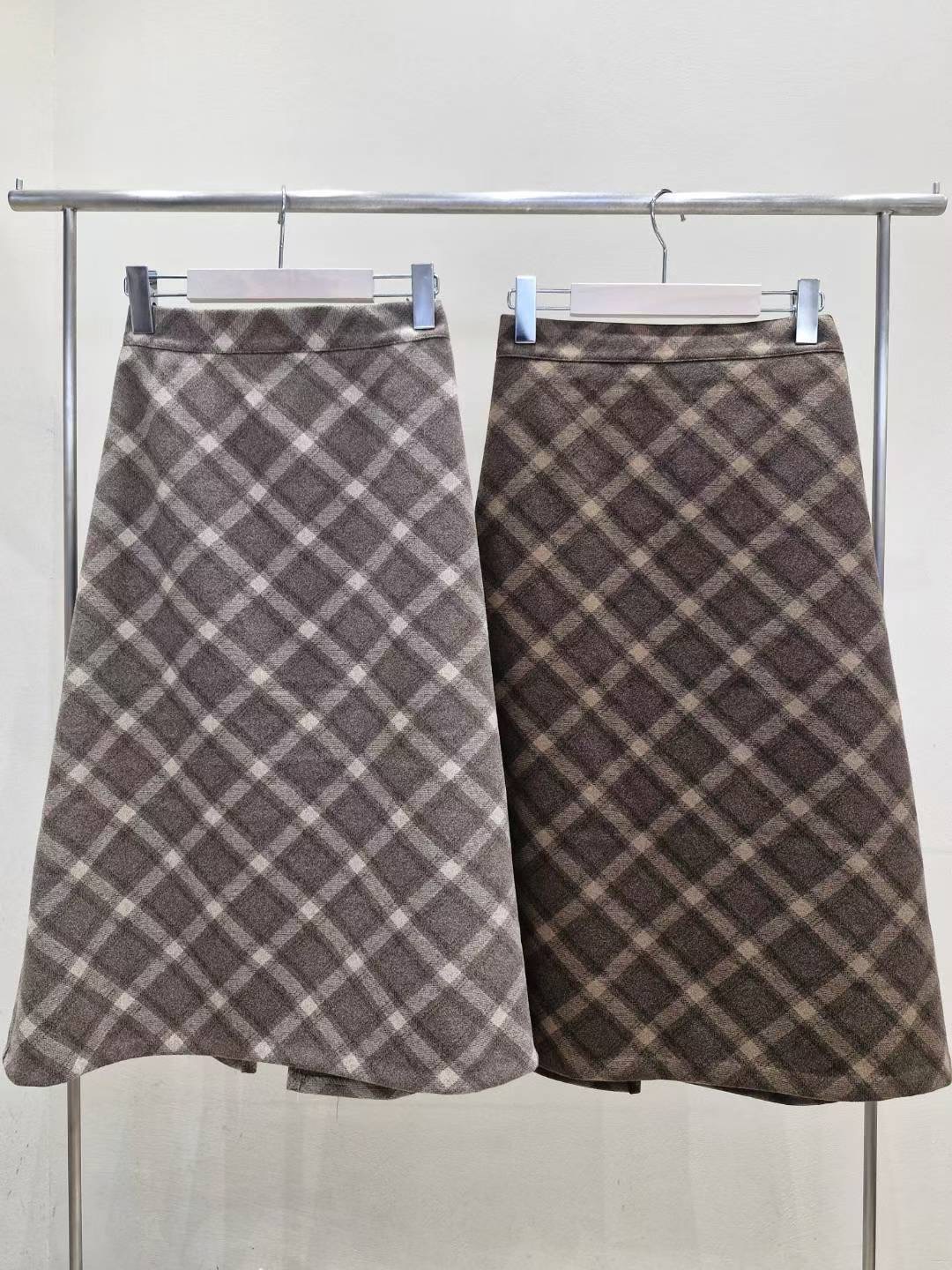 IF U-이퓨-T東大門㊣直郵女裝新品25秋冬真品時尚熱賣長裙IF U長裙