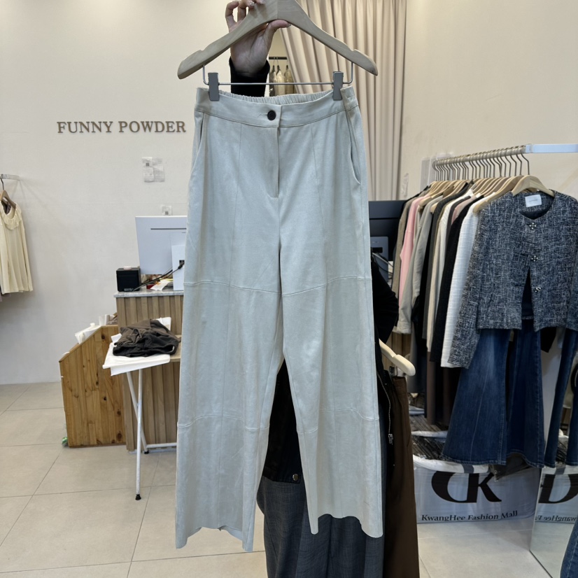 FUNNY POWDER韓國代購㊣女裝新款時尚職業人氣休閑褲絨面革THE FUNNY休閑褲圖色1