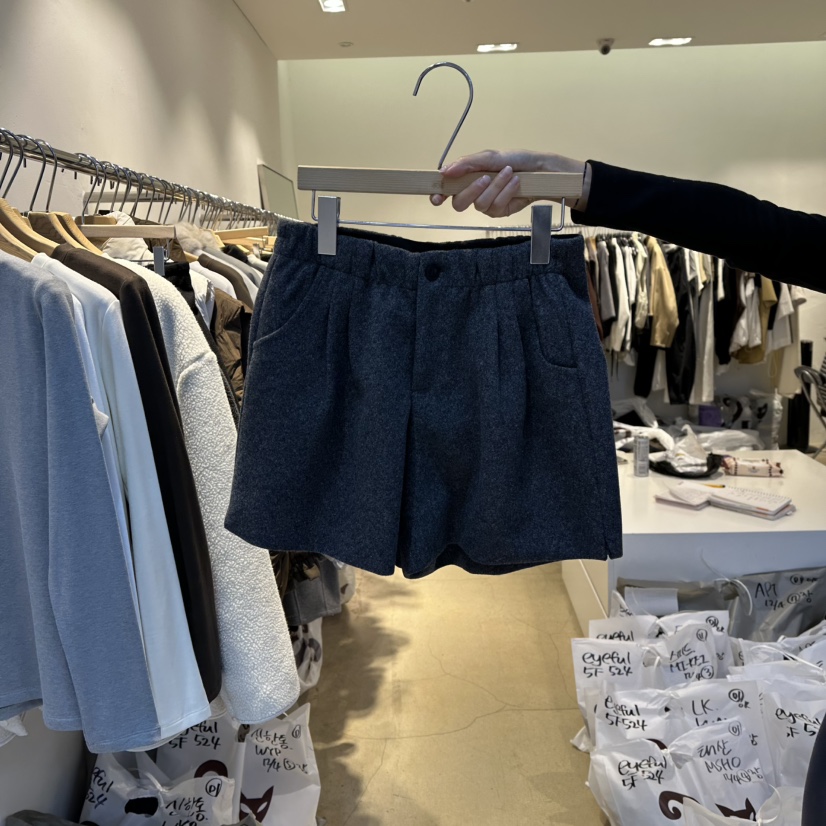 EYEFUL-Q韓國代購㊣女裝新品人氣熱賣職業推薦時尚短褲褶裥eyeful短褲圖色1墨色