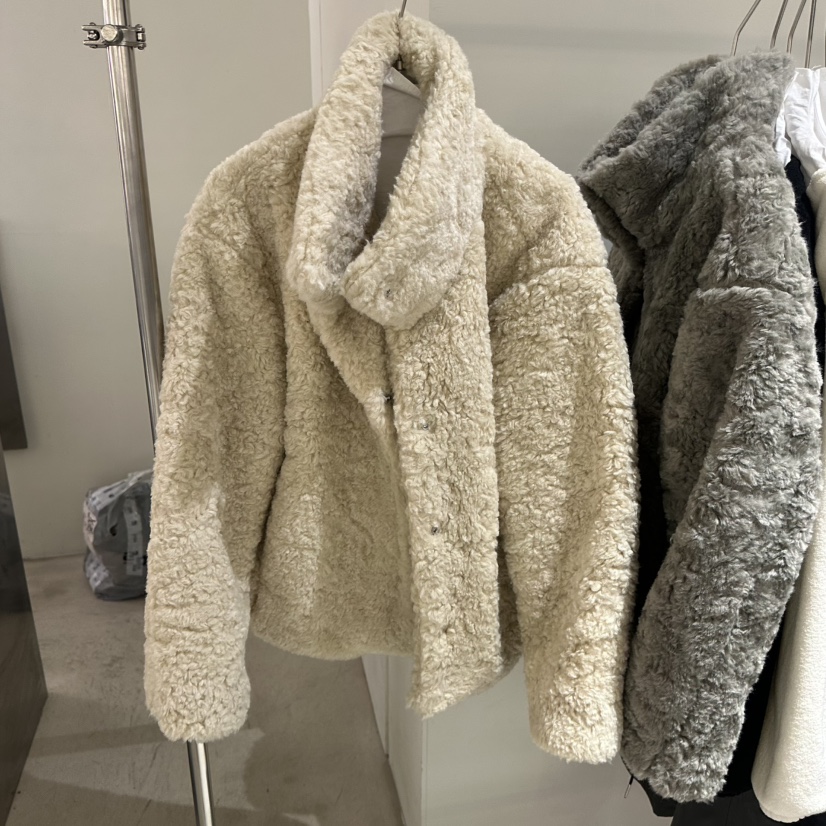 LOVE YOU SO MUCH/MORE THAN YESTERDAY東大門㊣直郵女裝新款熱賣短款大衣LYSM/MORE THAN YESTERDAY短款大衣圖色2