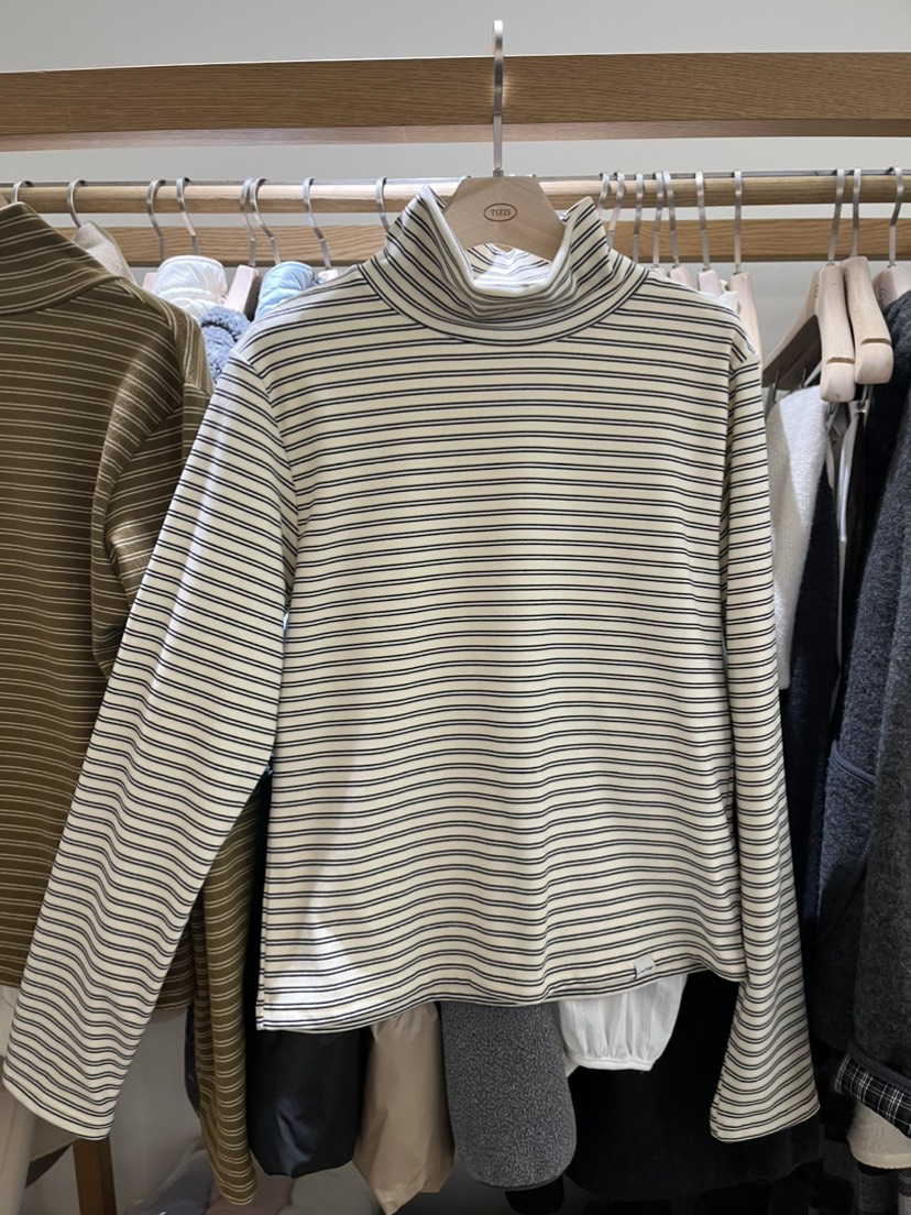 TIZZI東大門㊣實拍女士新款時尚真品推薦職業25秋冬長袖T恤絨TIZZI長袖T恤圖色2