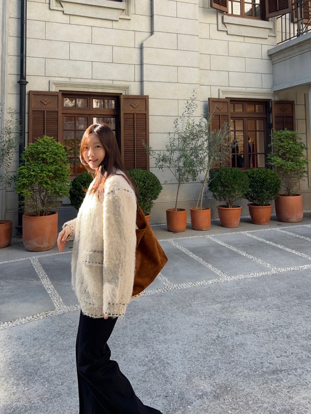 KSUBI韓國代購㊣女裝新款真品熱賣休閑人氣時尚推薦毛衣馬海毛KSUBI毛衣