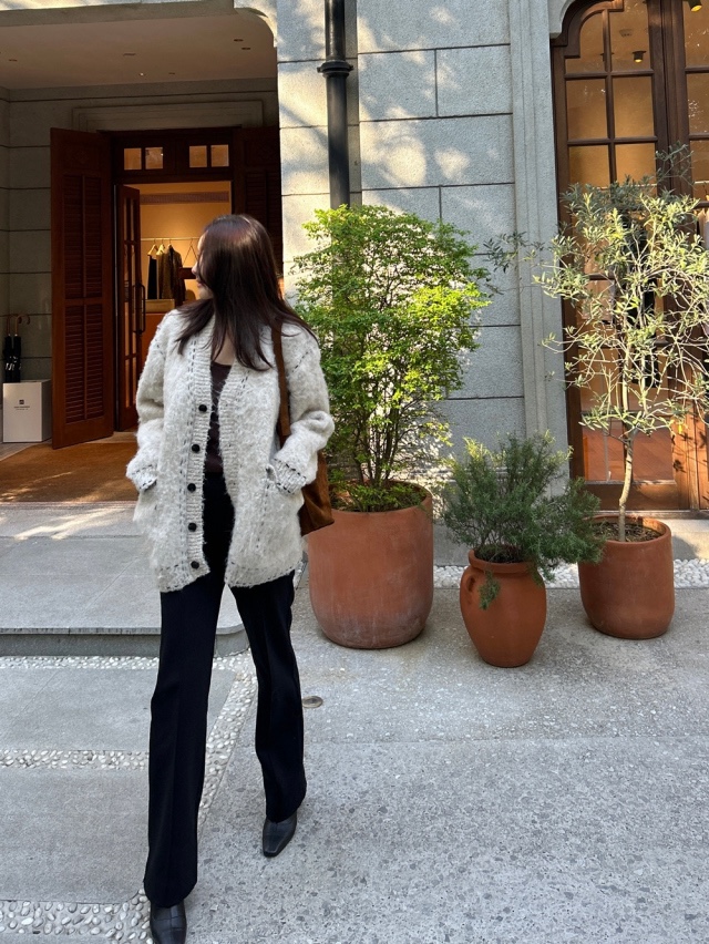 KSUBI韓國代購㊣女裝新款真品熱賣休閑人氣時尚推薦毛衣馬海毛KSUBI毛衣