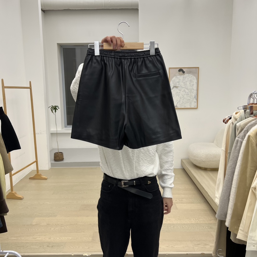 DRESS ROOM東大門㊣直郵女士新款時尚職業熱賣真品短褲皮褲DRESS ROOM短褲