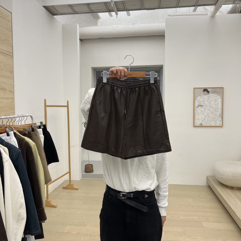 DRESS ROOM東大門㊣直郵女士新款時尚職業熱賣真品短褲皮褲DRESS ROOM短褲圖色2