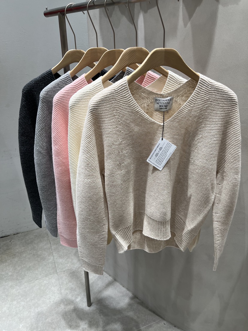 EVERCOMMERCE METICULOUSLY DESIGNED東大門㊣實拍女士新品人氣針織衫EVERCOMMERCE METICULOUSLY DESIGNED針織衫