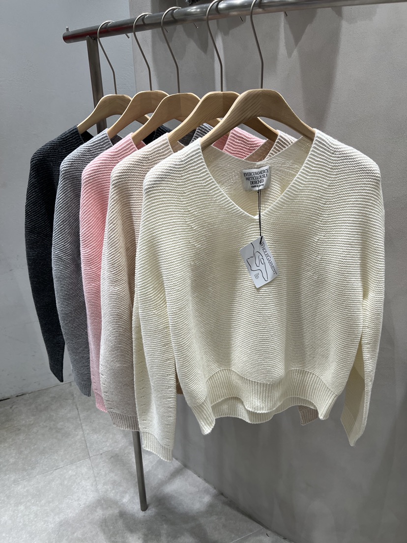 EVERCOMMERCE METICULOUSLY DESIGNED東大門㊣實拍女士新品人氣針織衫EVERCOMMERCE METICULOUSLY DESIGNED針織衫