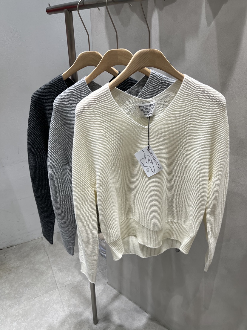EVERCOMMERCE METICULOUSLY DESIGNED東大門㊣實拍女士新品人氣針織衫EVERCOMMERCE METICULOUSLY DESIGNED針織衫