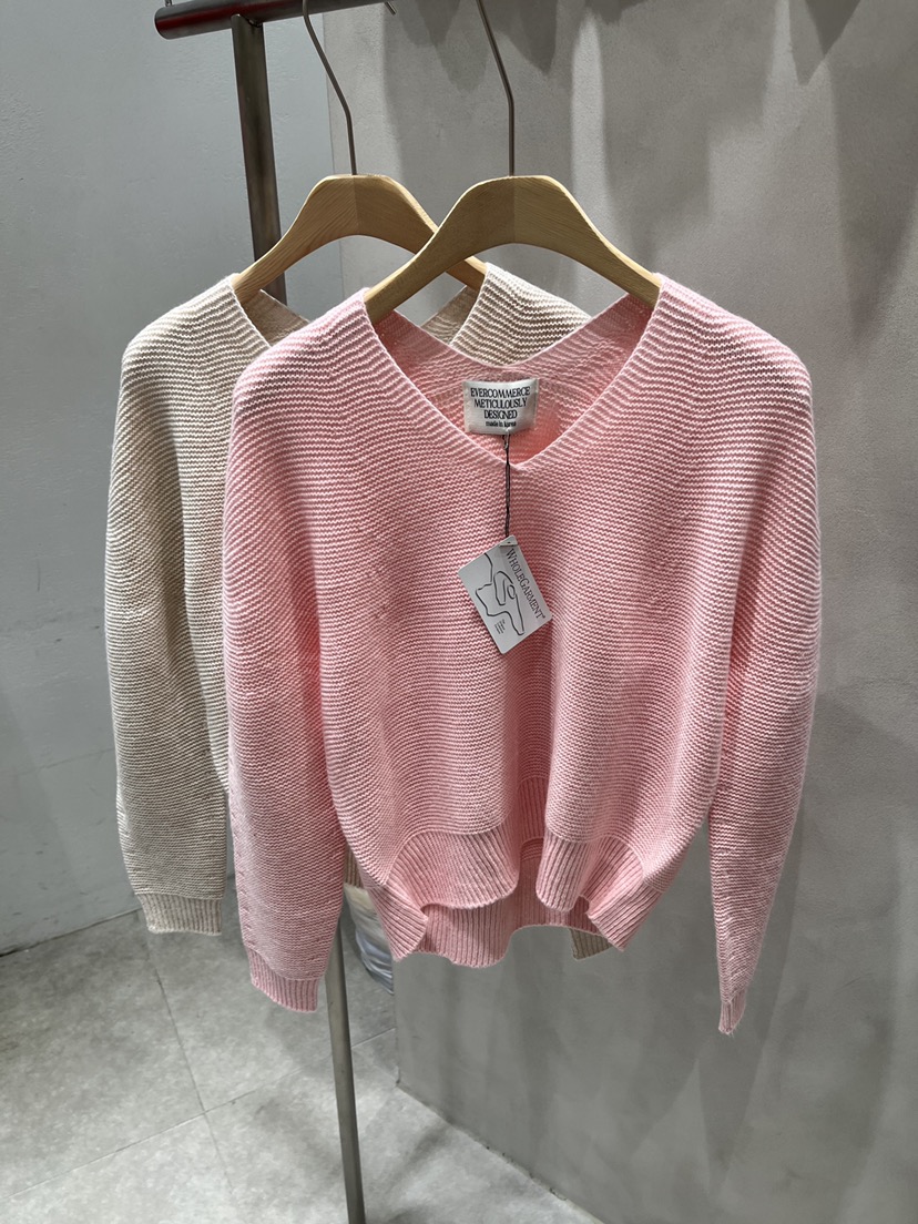 EVERCOMMERCE METICULOUSLY DESIGNED東大門㊣實拍女士新品人氣針織衫EVERCOMMERCE METICULOUSLY DESIGNED針織衫