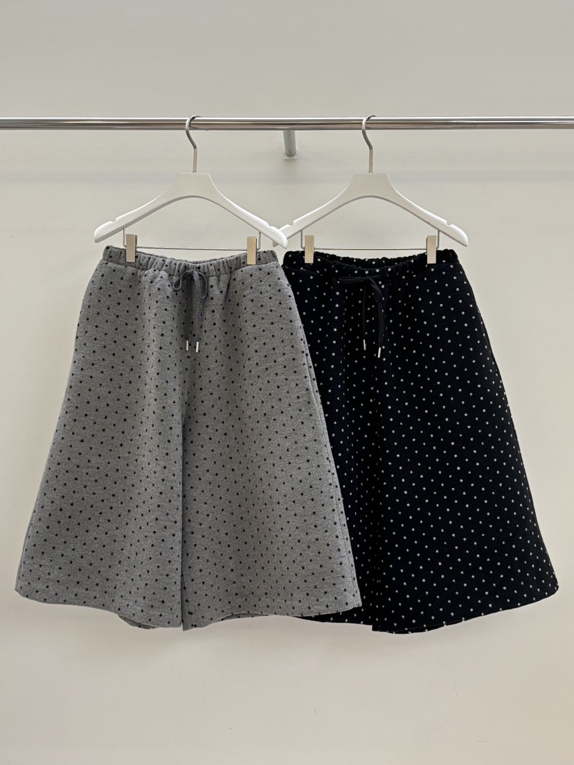 PEBBLE韓國代購㊣女士新品時尚推薦人氣25秋冬職業熱賣短褲PEBBLE短褲