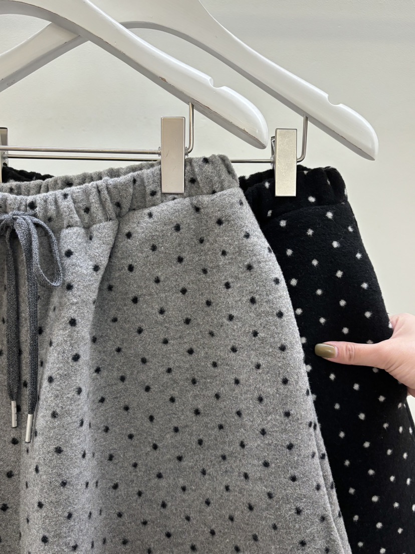 PEBBLE韓國代購㊣女士新品時尚推薦人氣25秋冬職業熱賣短褲PEBBLE短褲