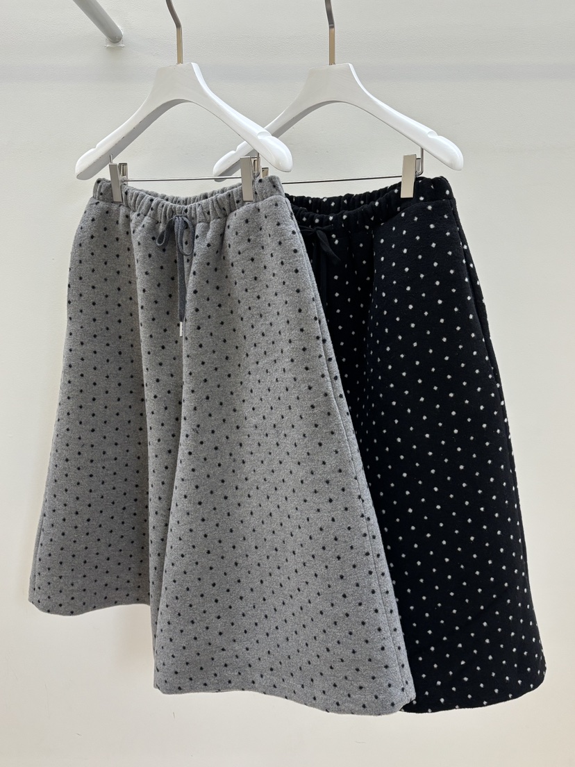 PEBBLE韓國代購㊣女士新品時尚推薦人氣25秋冬職業熱賣短褲PEBBLE短褲