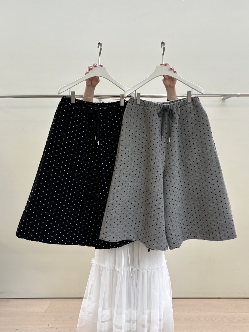 PEBBLE韓國代購㊣女士新品時尚推薦人氣25秋冬職業熱賣短褲PEBBLE短褲