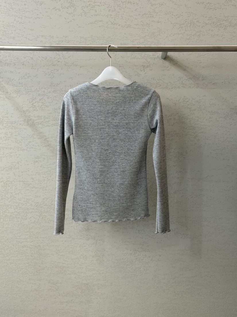 PLAYBUTTON-P韓國直郵㊣女士新品25秋冬時尚熱賣職業長袖T恤PLAYBUTTON長袖T恤