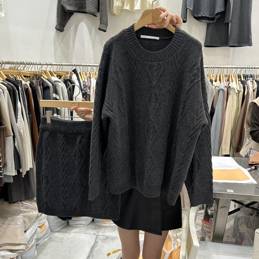 G.I-L東大門㊣直郵女裝新品休閑熱賣25秋冬時尚推薦人氣套裝G.I-L套裝圖色2墨色