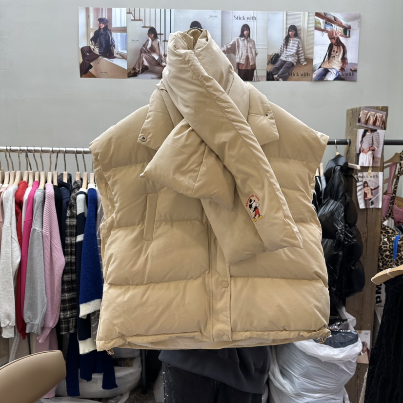 STICK WITH東大門㊣代購女裝新品熱賣推薦職業馬甲含圍巾填充STICK WITH馬甲圖色1