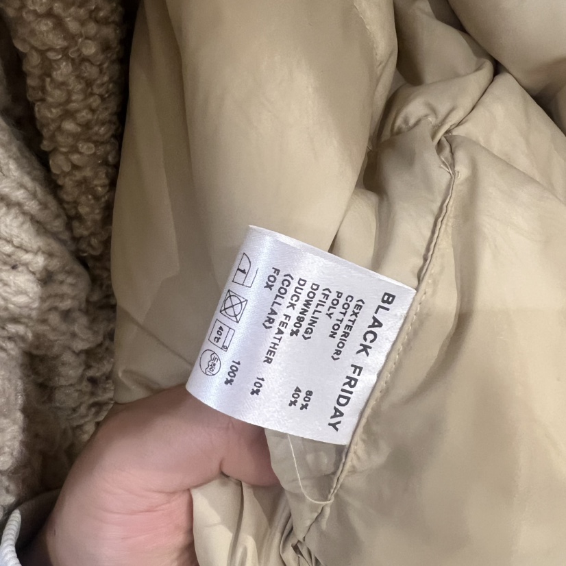 BLACKFRIDAY東大門㊣代購女士新品熱賣職業推薦短款羽絨服浣熊BLACK FRIDAY短款羽絨服