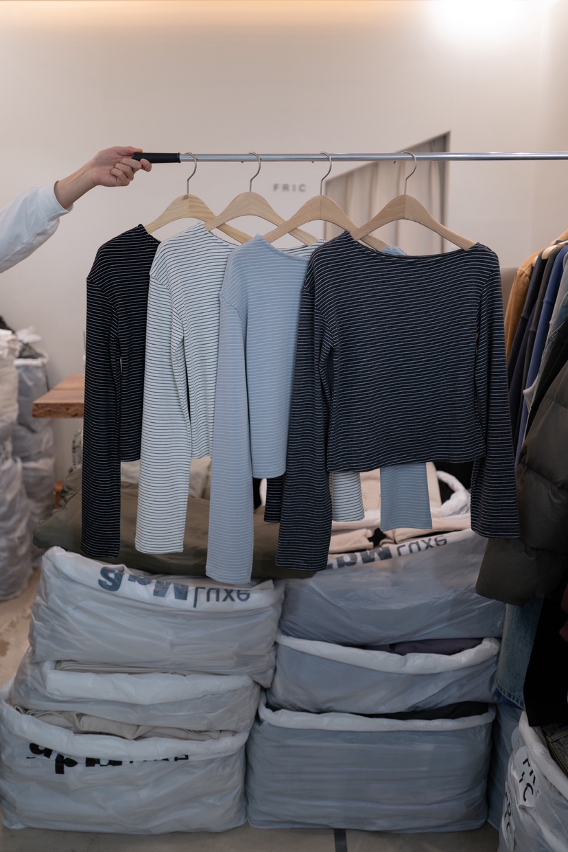 FRIC韓國直郵㊣女裝新款時尚職業25秋冬熱賣休閑推薦長袖T恤絨FRIC長袖T恤