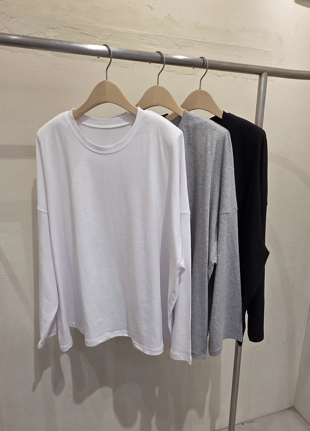 KIKI ROOM東大門㊣直郵女裝新品時尚真品推薦休閑熱賣長袖T恤KIKI ROOM長袖T恤圖色3左三色