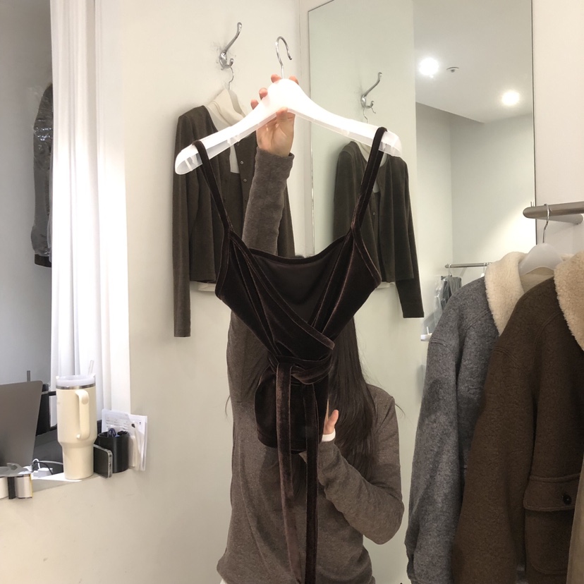 AUBE東大門㊣直郵女裝新款職業真品休閑吊帶背心天鵝絨絲絨AUBE吊帶/背心圖色2