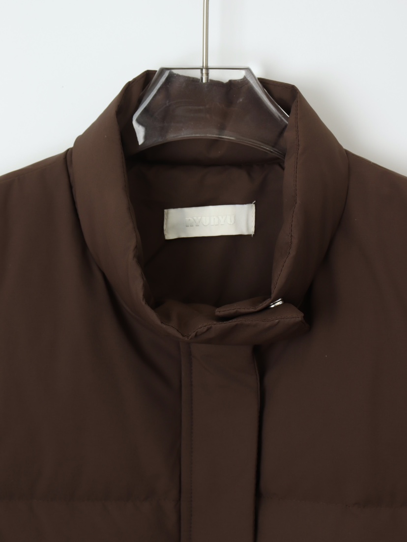 CCW東大門㊣實拍女裝新品推薦真品人氣職業熱賣時尚25秋冬馬甲CCW--NYUNYU馬甲