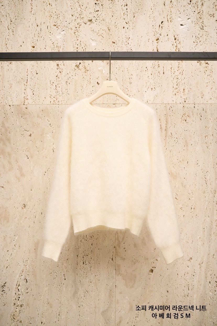 BLOSSOM東大門㊣代購女裝新品時尚熱賣人氣25秋冬針織衫羊絨圓領BLOSSOM針織衫圖色2