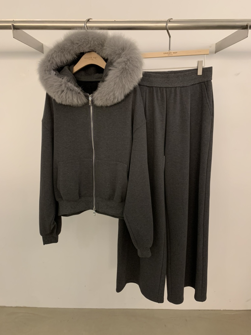 UNDER KEY韓國代購㊣女裝新品熱賣時尚職業套裝皮草套裝連帽UNDER KEY套裝圖色2