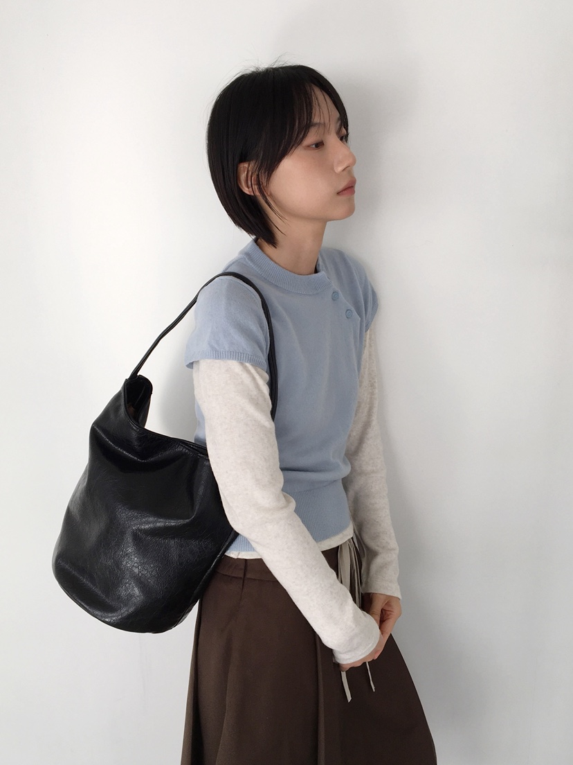 CCW東大門㊣直郵女士新款時尚職業熱賣推薦25秋冬人氣長袖T恤CCW--NYUNYU長袖T恤