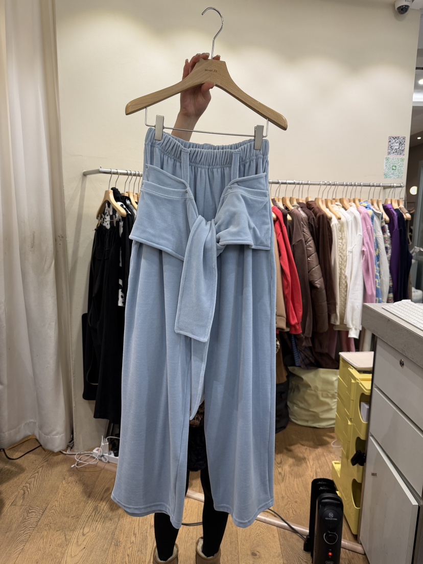 AUVERFIT東大門㊣代購女裝新款時尚25秋冬熱賣休閑褲天鵝絨AUVERFIT休閑褲圖色1