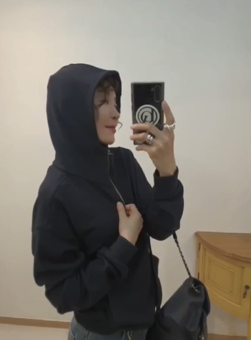 GENTLE B/LOVENTINA東大門㊣代購女士新款熱賣人氣休閑衛衣GENTLE B/LOVENTINA衛衣