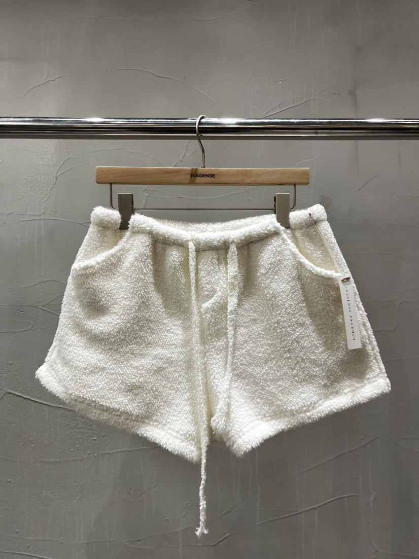 INSSENSE-A東大門㊣實拍女裝新品熱賣推薦職業人氣休閑短褲絨INSSENSE-A短褲圖色1