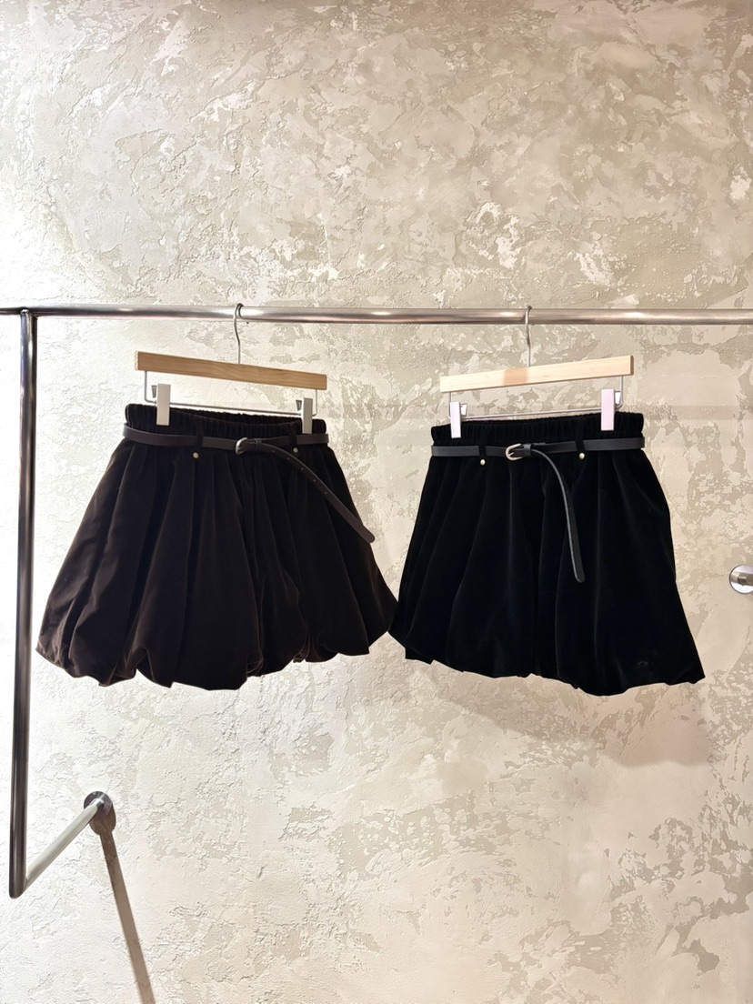 PIN-UP韓國直郵㊣女裝新品人氣真品時尚短裙不含腰帶天鵝絨PIN-UP短裙