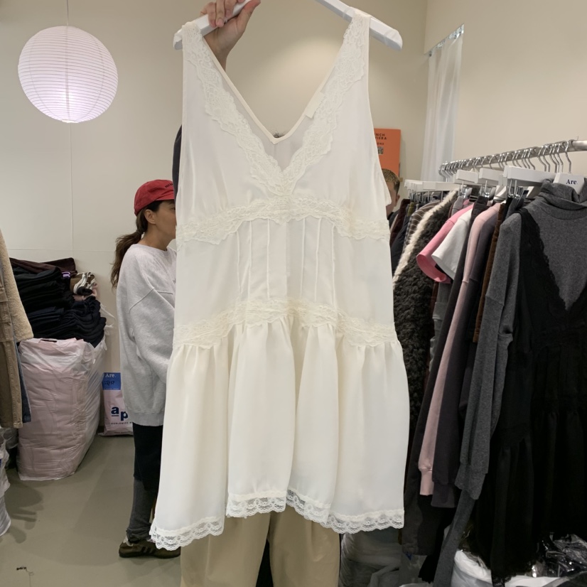 ARE東大門㊣直郵女裝新品人氣推薦休閑連衣裙不含內搭蕾絲緞面ARE YOU/ARE連衣裙圖色1