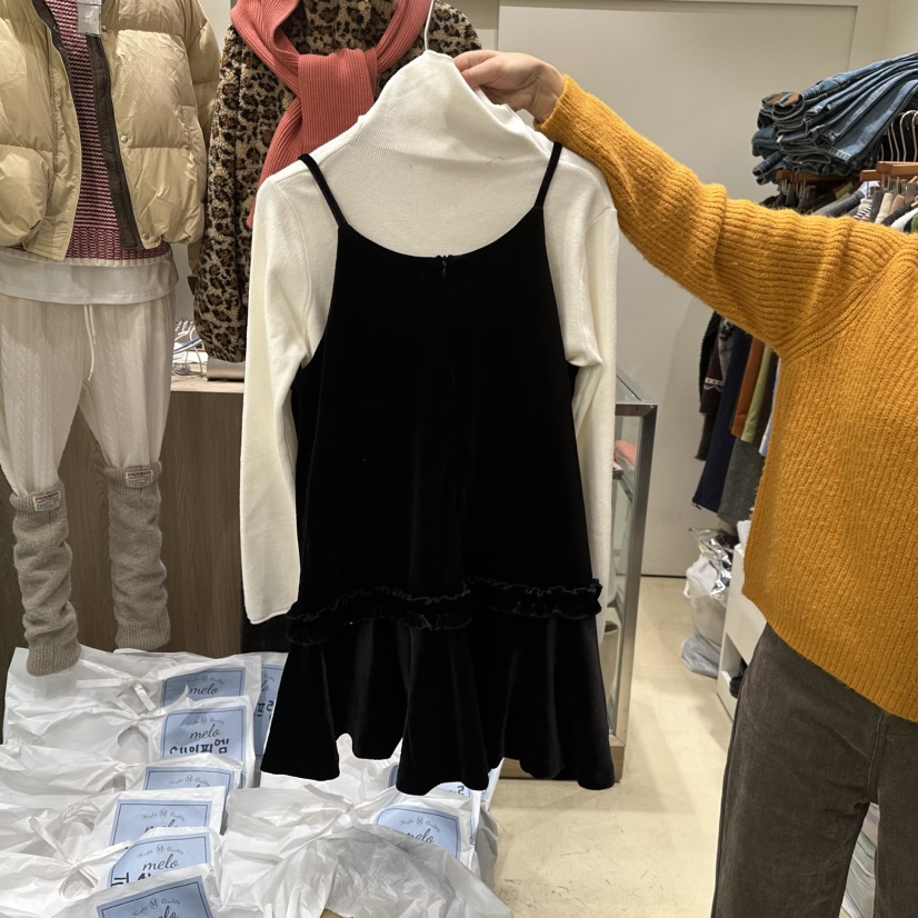 MELO韓國直郵㊣女裝新品人氣休閑25秋冬連衣裙不含內搭絲絨MELO連衣裙