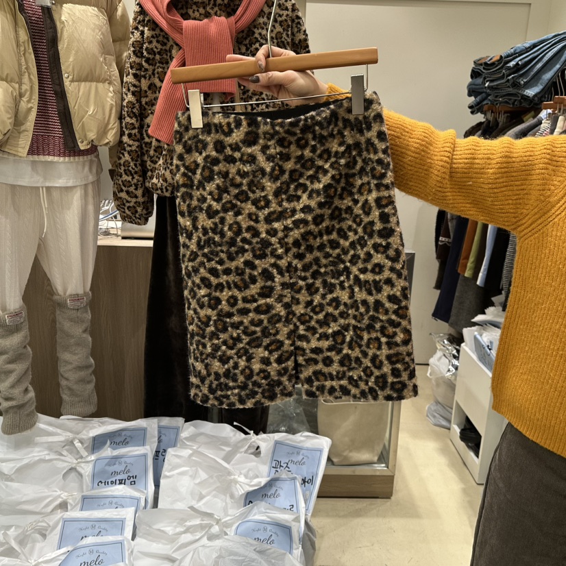 MELO韓國代購㊣女裝新款時尚休閑推薦人氣25秋冬半身裙中短裙MELO半身裙/中短裙